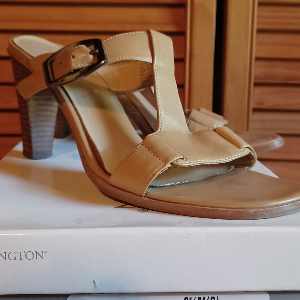 Worthington Wor-Shelby Tan Sandal Size 9.5